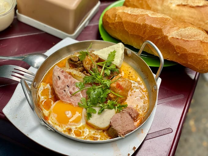 Quán bánh mì chảo ngon ở Sài Gòn