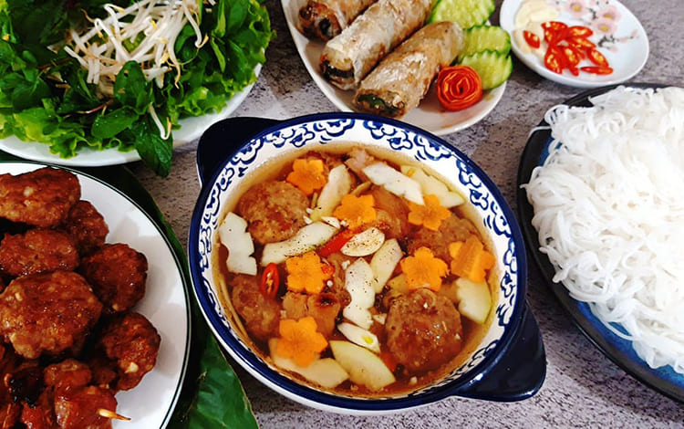 Quán bún chả Hà Nội